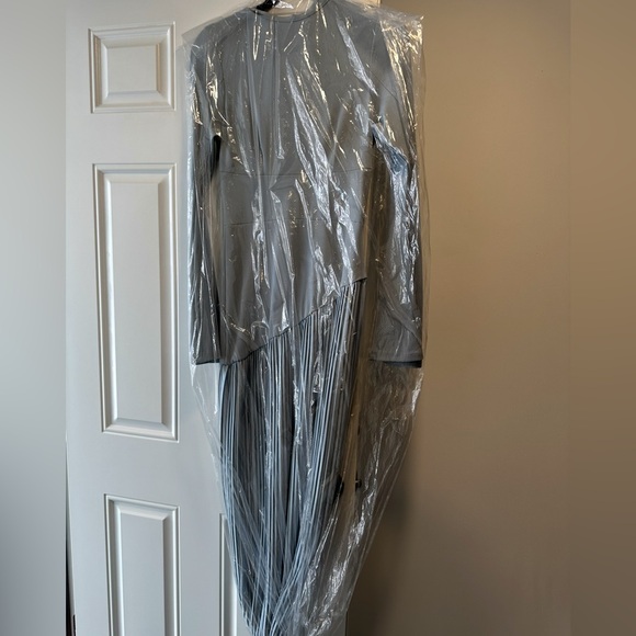 Worn once!! Good condition - Picture 4 of 4